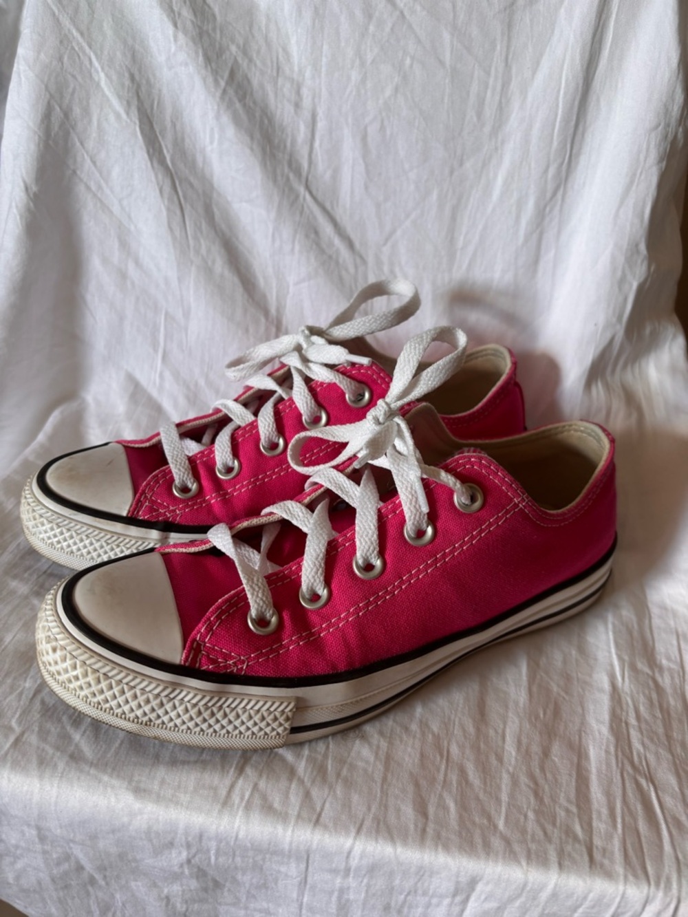 CONVERSE Low-Top Canvas Sneakers in Hot Pink